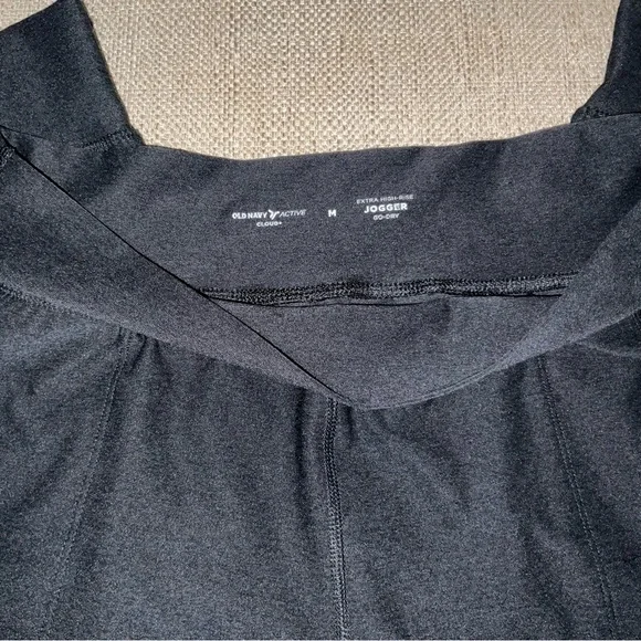 Old Navy Black Women's Joggers size M. - Picture 6 of 9